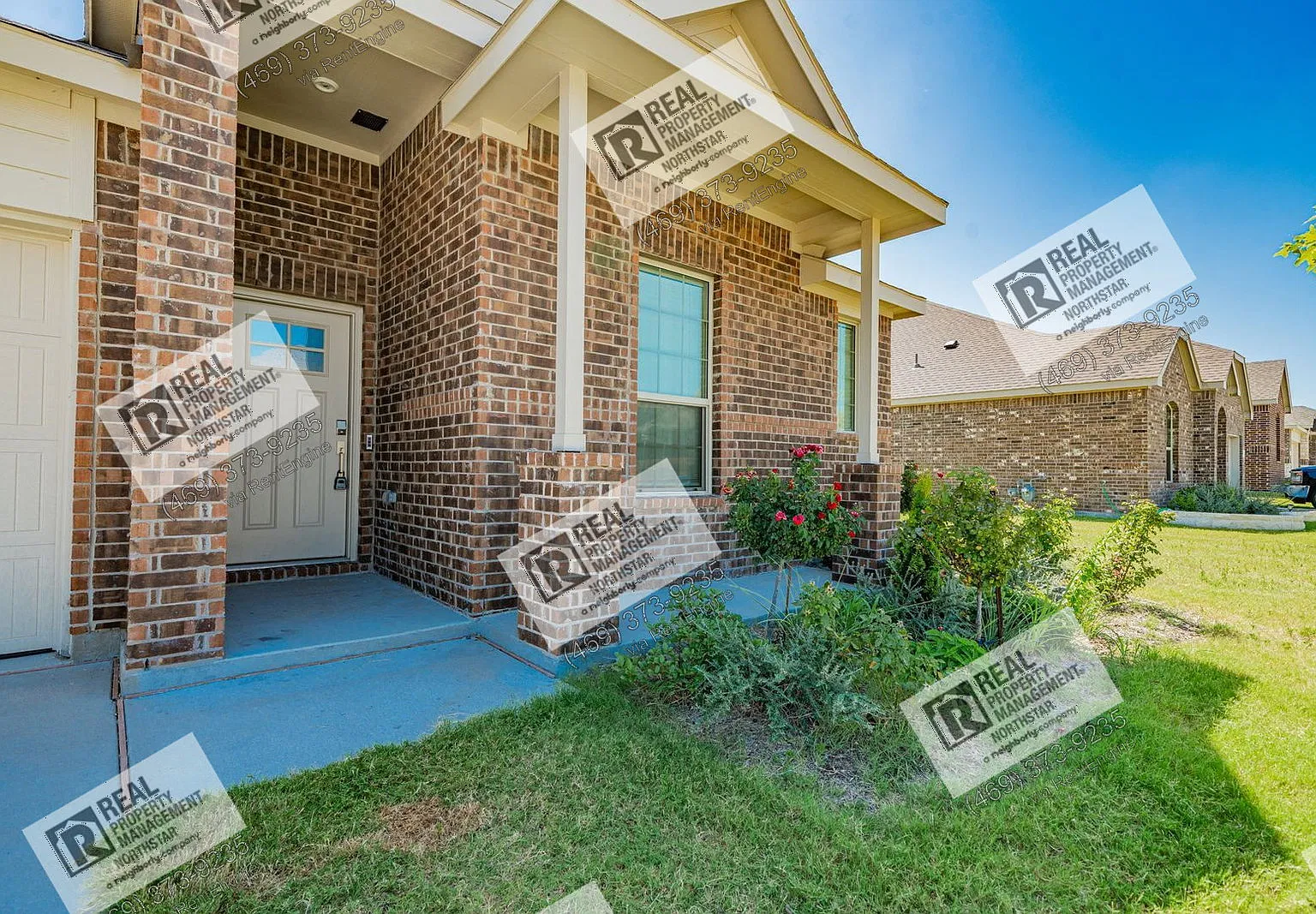4 bed, 2.0 bath, 2007 sqft, $2,200 — Photo 2