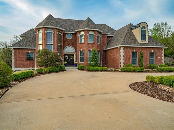 29006 E Ryan Rd, Blue Springs, MO 64014