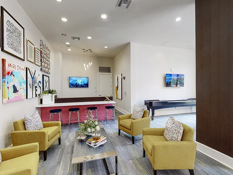 Rivera on Broadway Apartments — Photo 30
