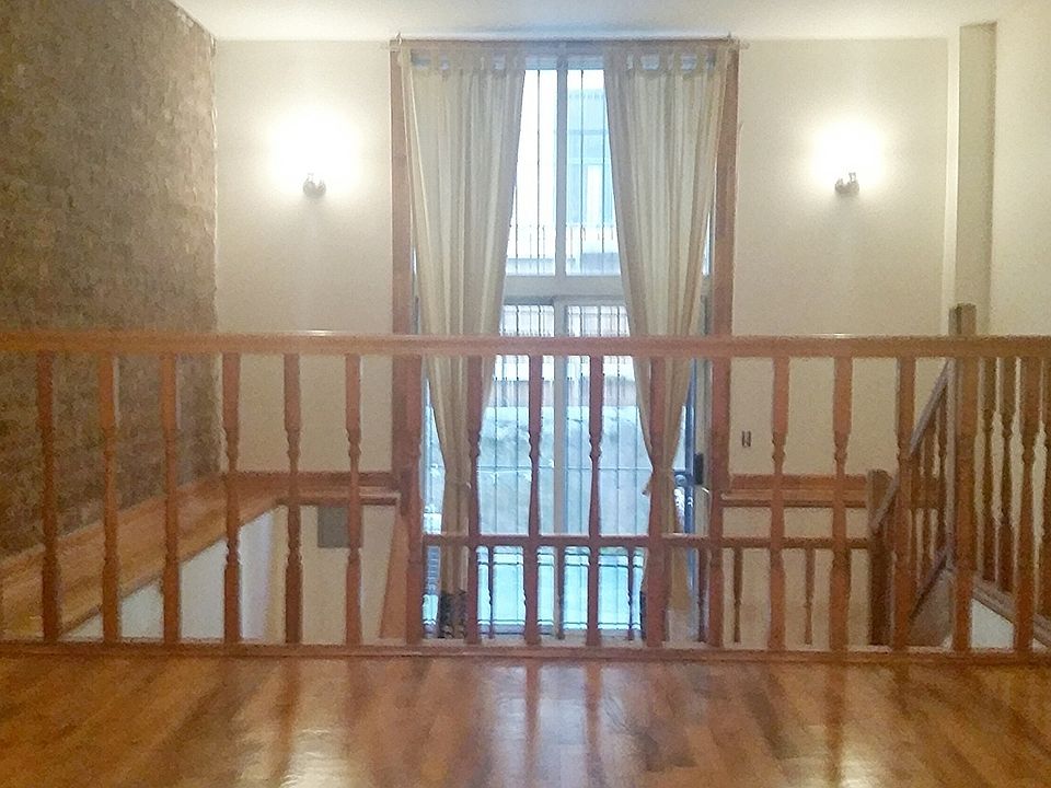 2nd image of 350 Lincoln Pl APT 1B