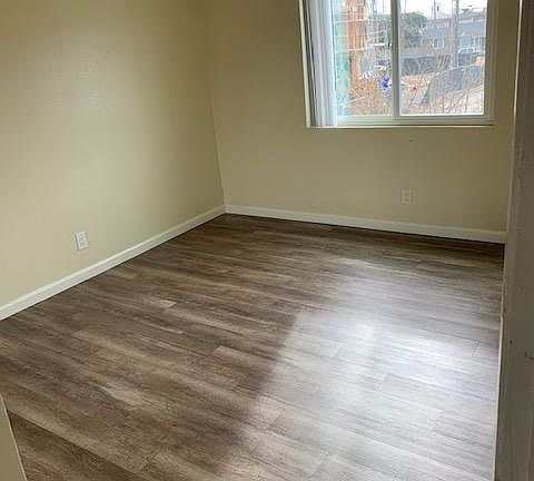 5th image of 2555 Ulric St APT E