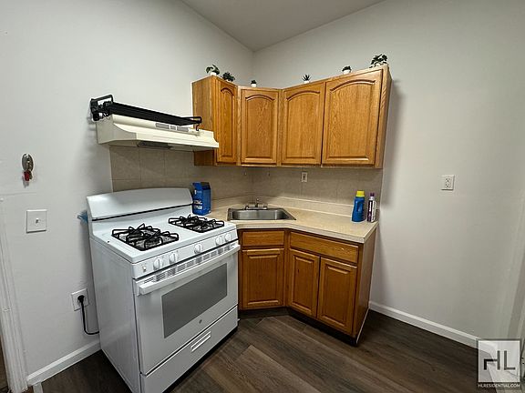 4th image of 9506 Avenue L APT 2R