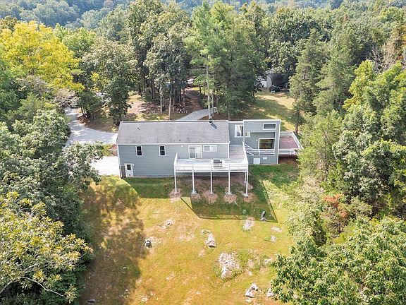 5th image of 207 Huntingwood Ln