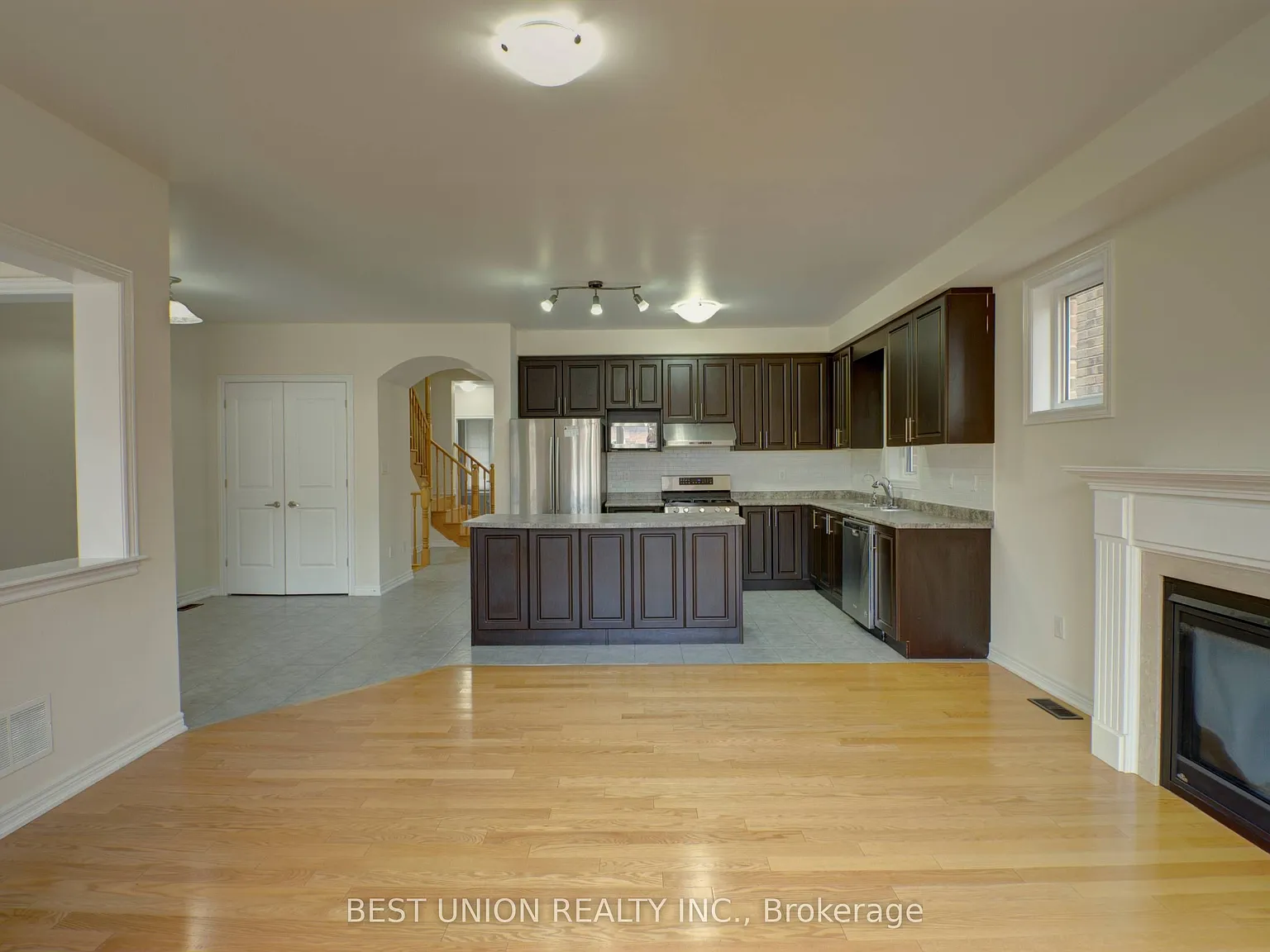5 bed, $4,200 — Photo 3