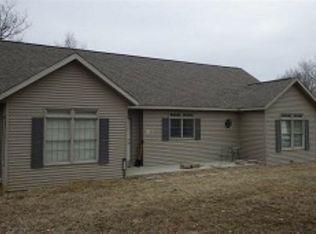 1051 Vine Ave, Riverside, IA 52327