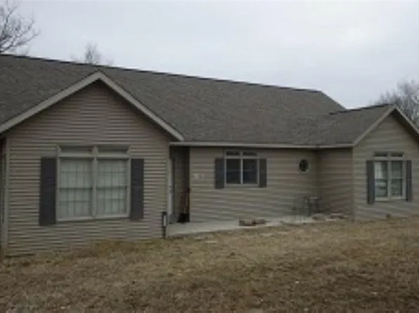 1051 Vine Ave, Riverside, IA 52327