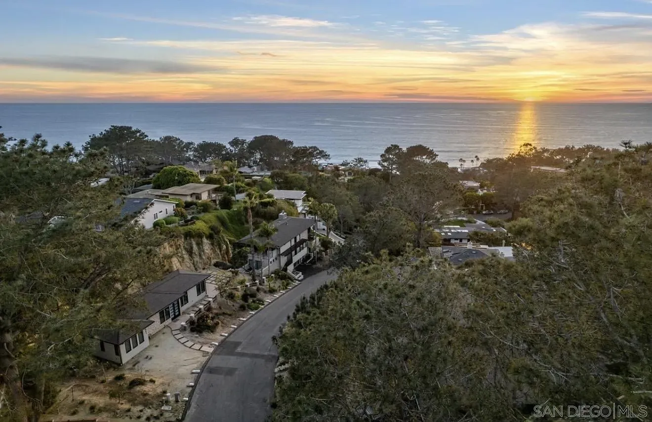 2 bed, 2.0 bath, 1000 sqft, $9,500 — Photo 3