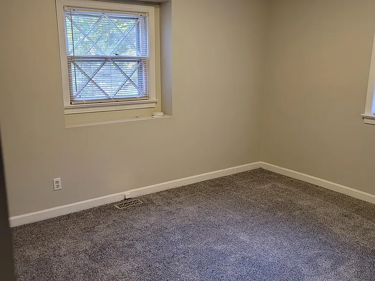 2628 Bellaire Dr — Photo 6