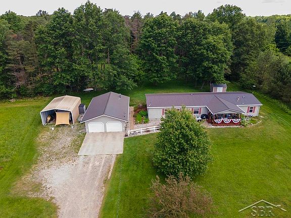 4th image of 2202 W Huckleberry Rd
