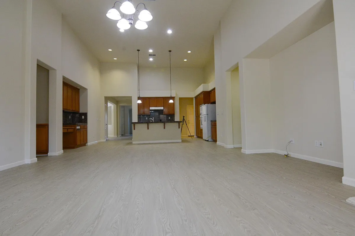 Building Photo - 811 Ellerbrook St