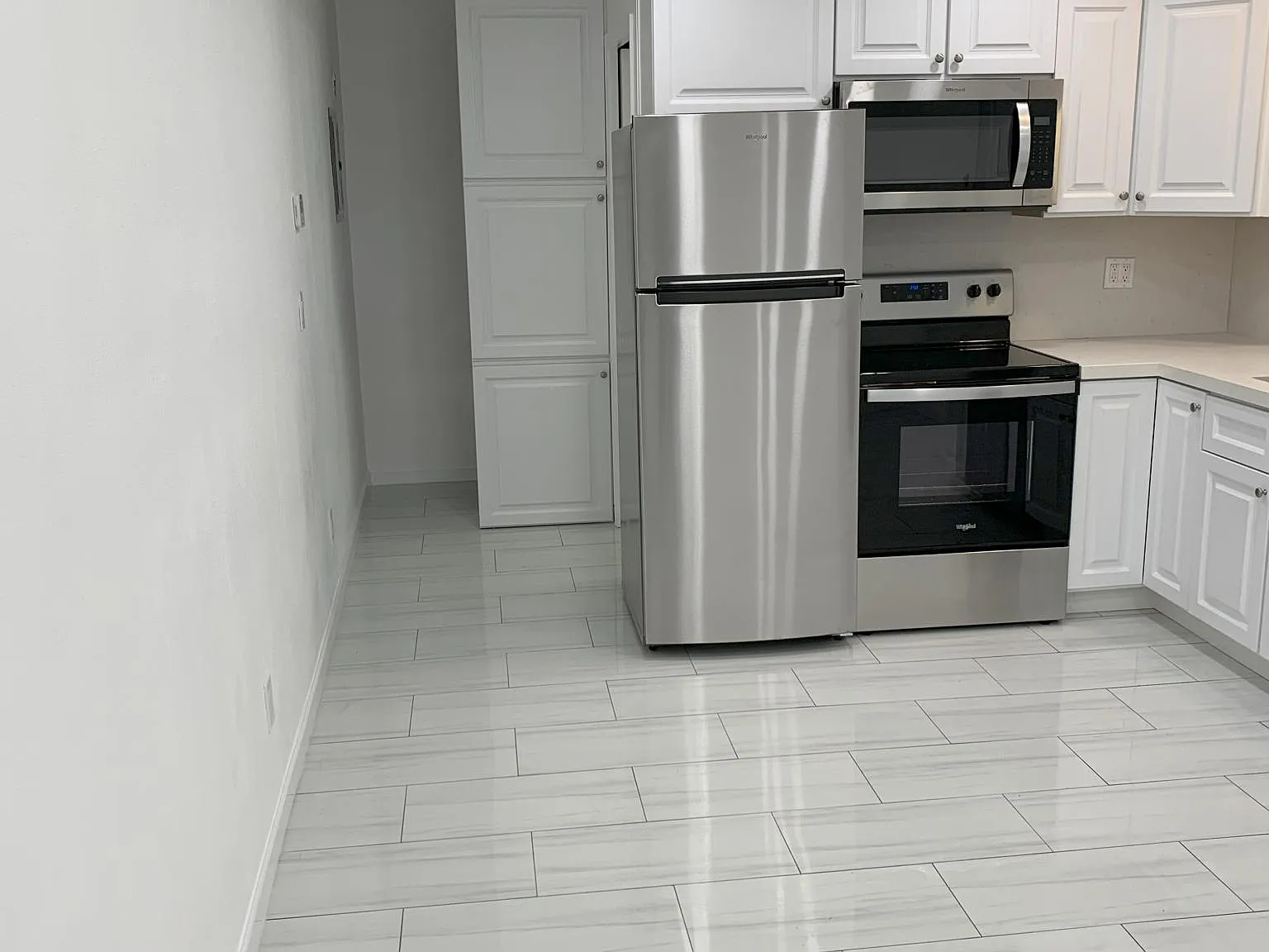 Studio, 250 sqft, $1,200 — Photo 3
