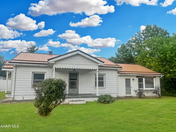 609 W 13th St, Duncansville, PA 16635