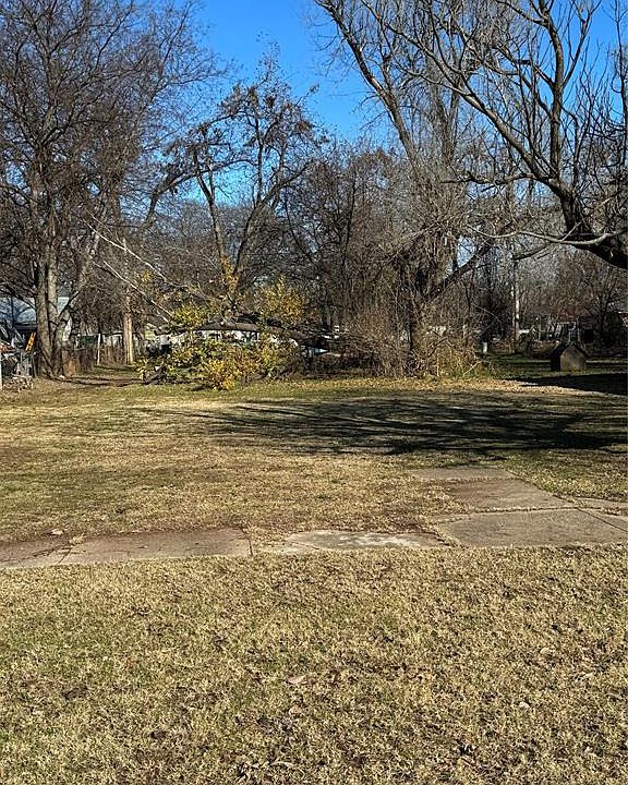 1st image of 414 S Pecan St #6