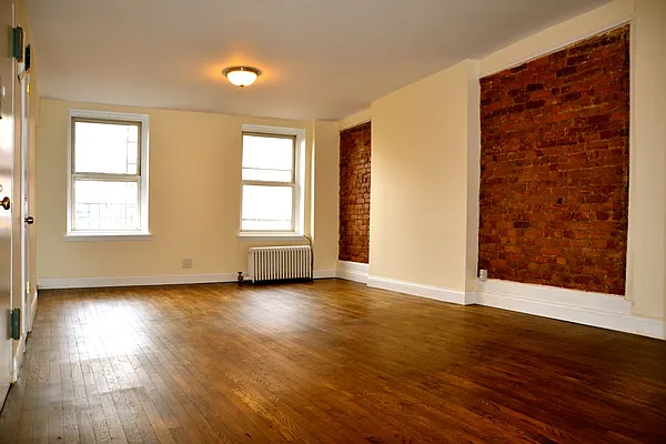 Rented by Oak Tree LLC | media 23