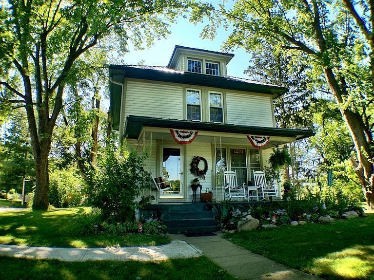 1st image of 815 Lowes Dr