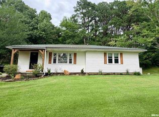 324 E Ash St, Cobden, IL 62920