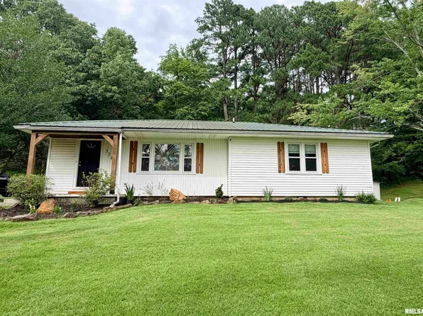 324 E Ash St, Cobden, IL 62920