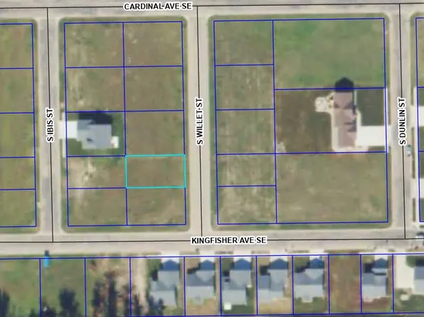 910 S Willet St, Aberdeen, SD 57401