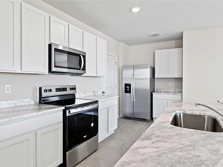 3394 Hilltop Cir — Photo 9