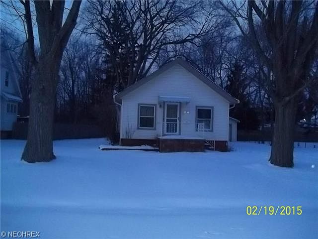 2nd image of 25566 W Hedgewood Dr