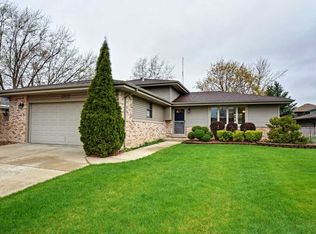 4910 Forest Ct, Oak Forest, IL