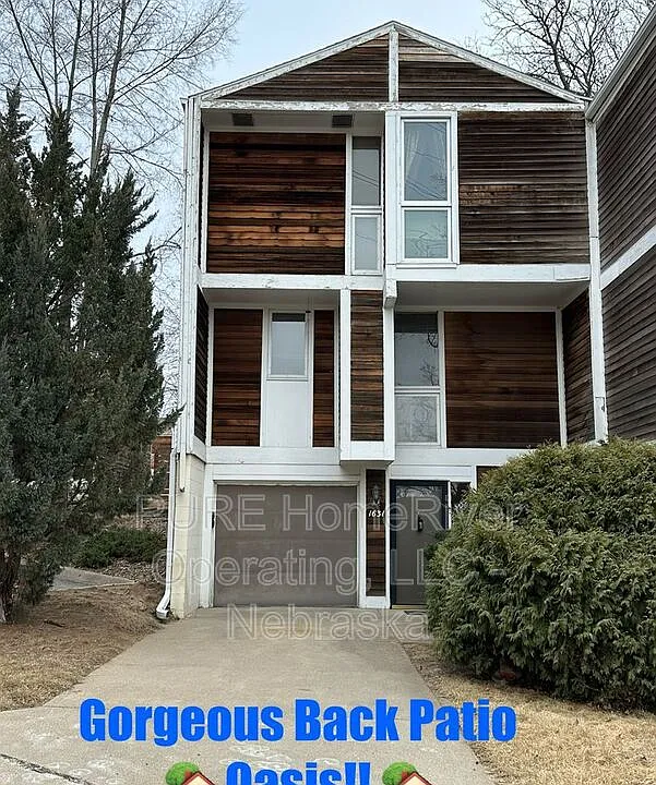 1631 N 109th Plz