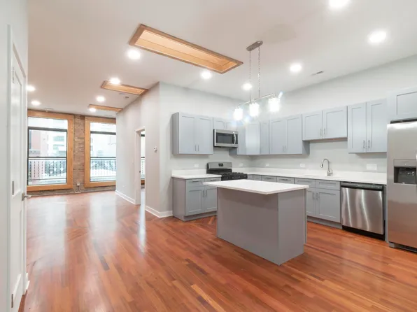 23 W Hubbard St #4A, Chicago, IL 60654