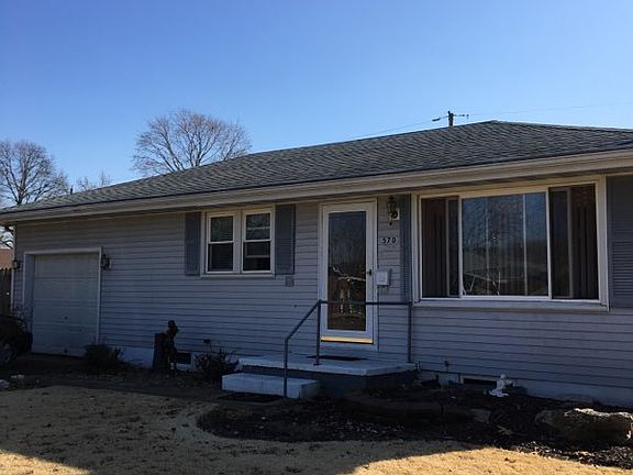 2nd image of 570 Park Ln