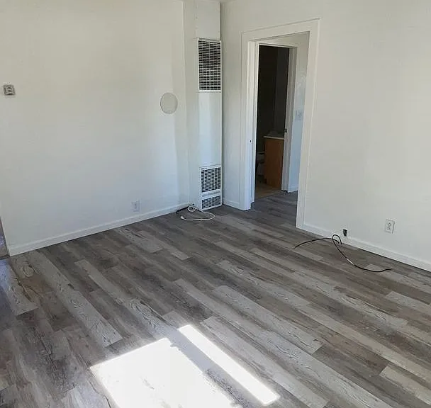 2134 White Ave — Photo 3