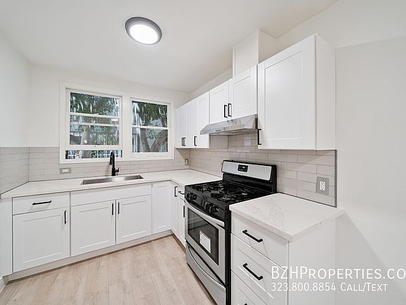 5th image of 1138 S Sherbourne Dr APT 2