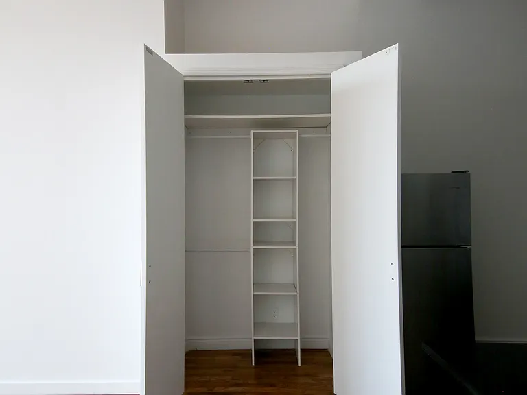 250 Moore St #401 — Photo 9