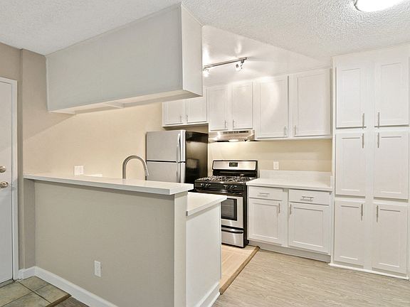 4th image of 514 S Catalina St APT 205