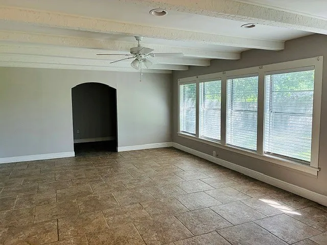 3 bed, 2.5 bath, 2135 sqft, $1,950 — Photo 4