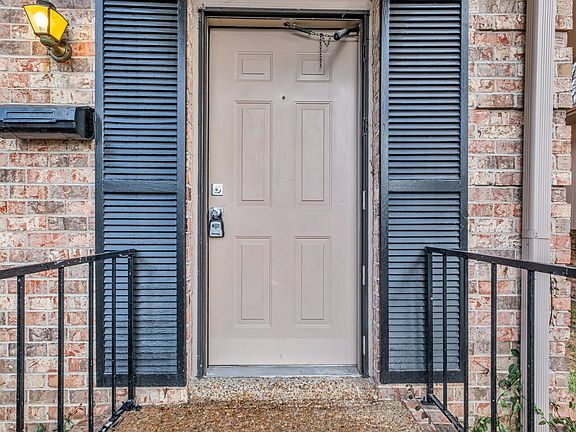 3rd image of 110 Bellevue Rd APT 29