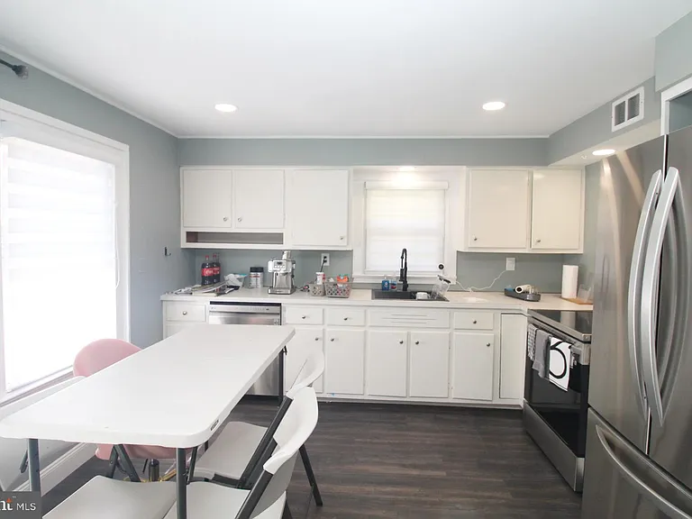 118 Washington Rd — Photo 6