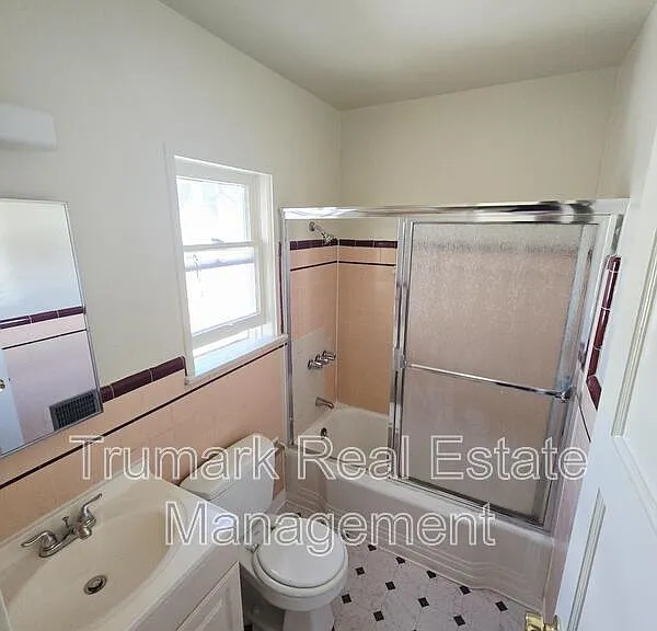 919 N Glendale Ave #12 — Photo 17