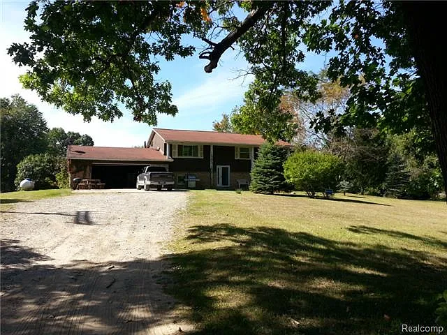 5490 Pingree Rd photo 1