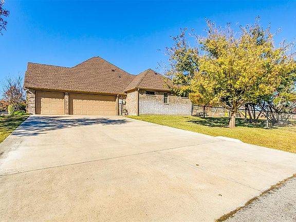 3rd image of 400 Sandridge Dr