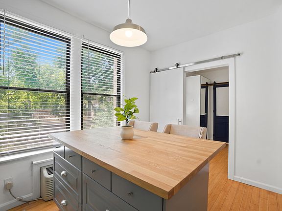 5th image of 1822 15th St NW APT 303