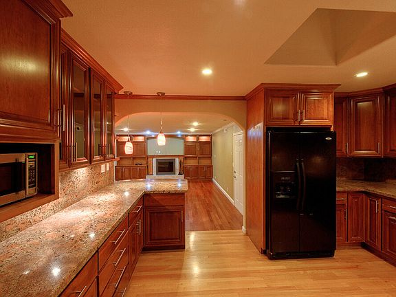 4th image of 7069 Galli Dr