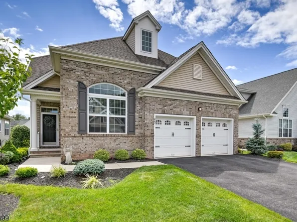 45 Bryant Ct, Franklin Twp., NJ 08873