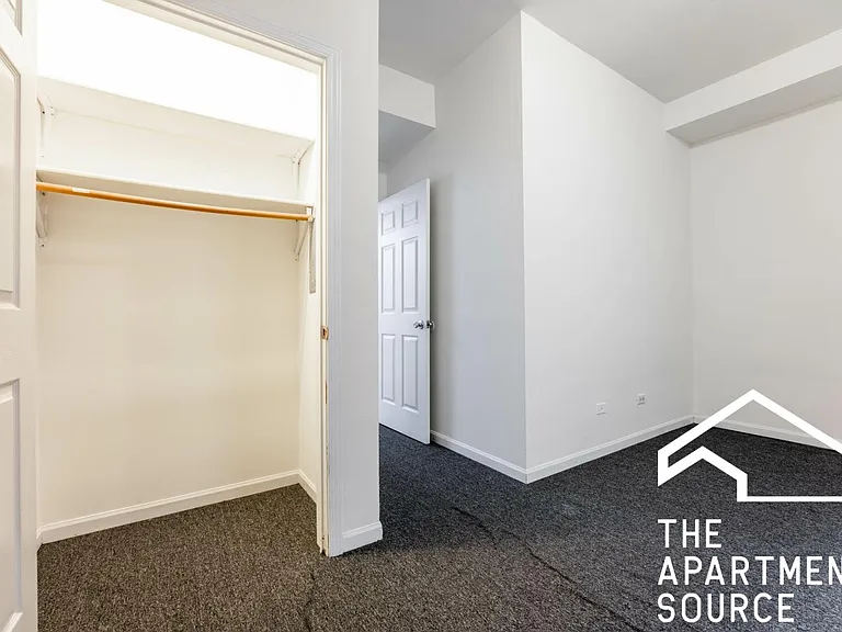 2438 N Ashland Ave — Photo 8