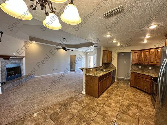 4th image of 1740 Simmons Dr