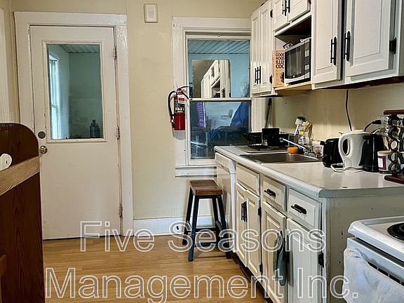 3rd image of 1036 North Ave #1038