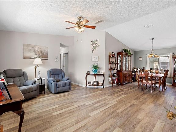 3rd image of 17587 SE 96th Ct