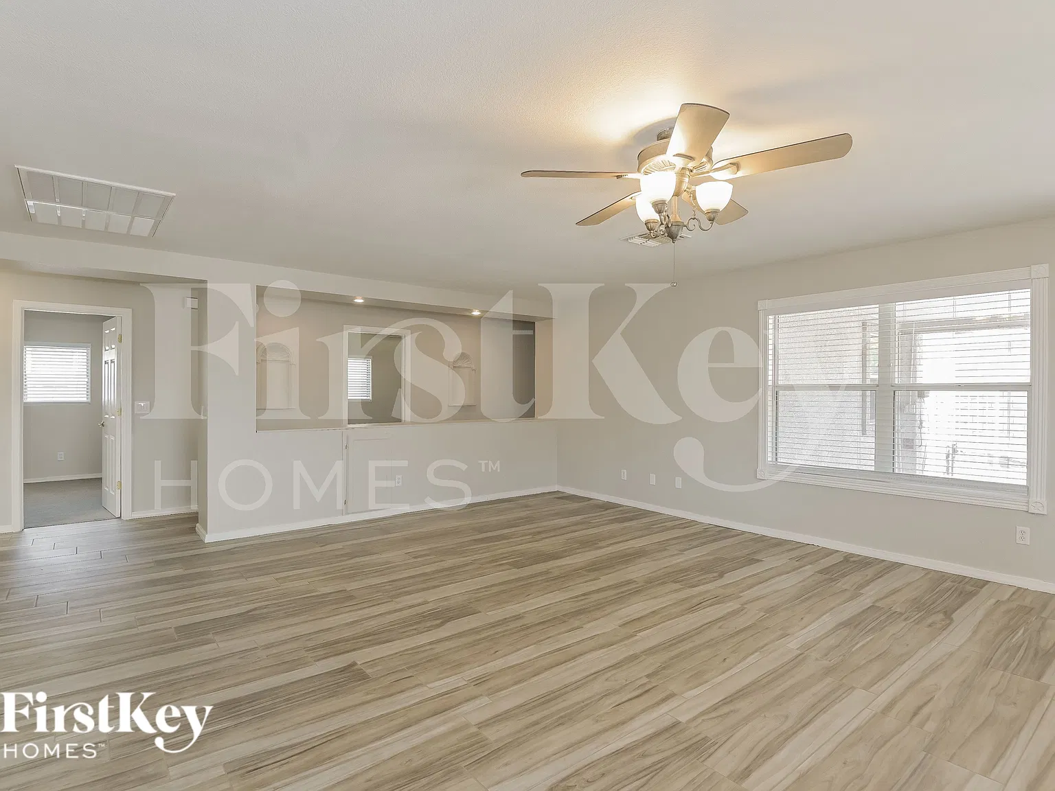 3 bed, 2.0 bath, 1990 sqft, $2,080 — Photo 4