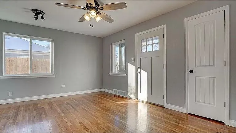 3320 Dexter St — Photo 6