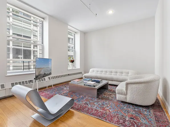 19 Warren St APT 3W, New York, NY 10007