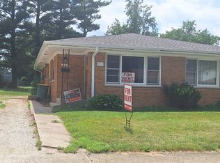 553 E 17th St, Lockport, IL 60441