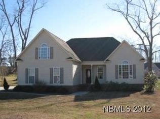 693 Crump Farm Rd, New Bern, NC 28562